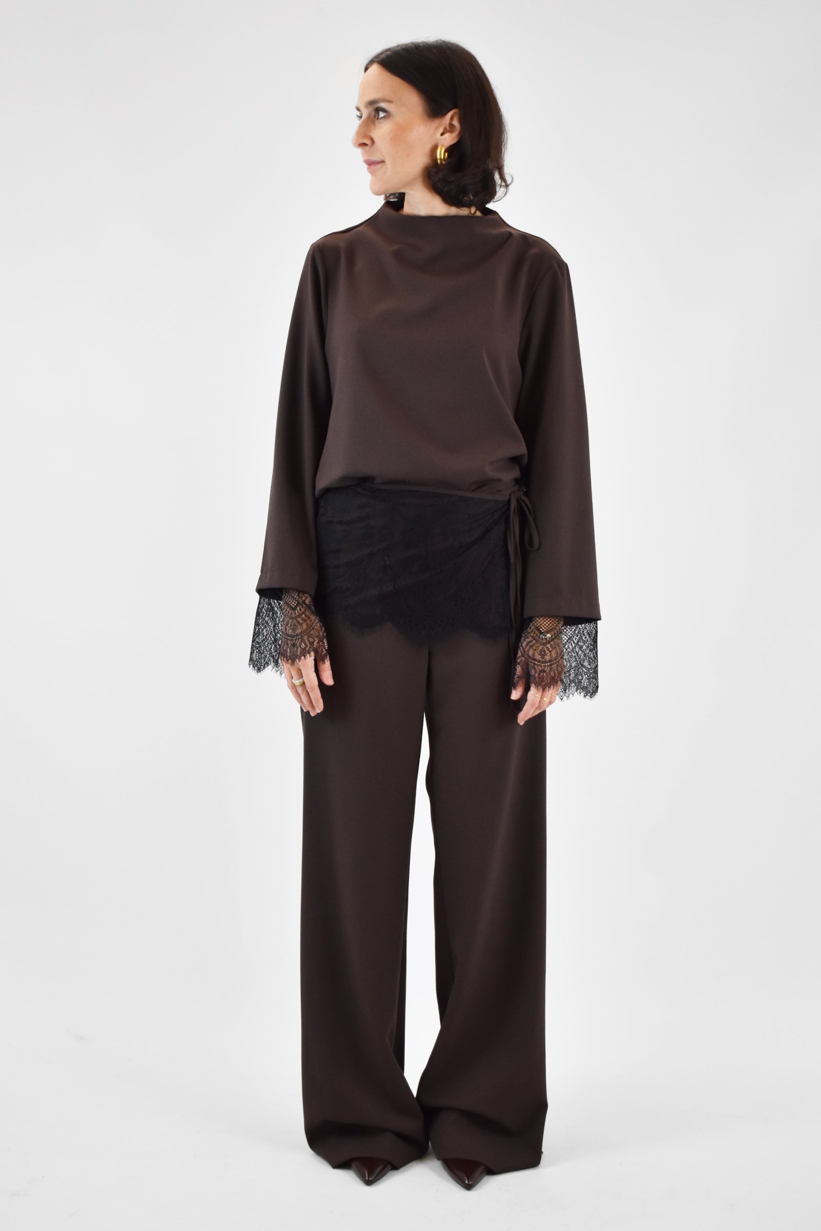 Pantalone con fusciacca pizzo