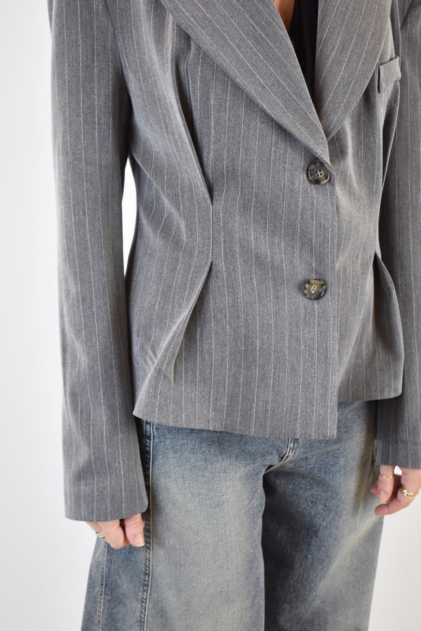 Giacca gessata crop riprese