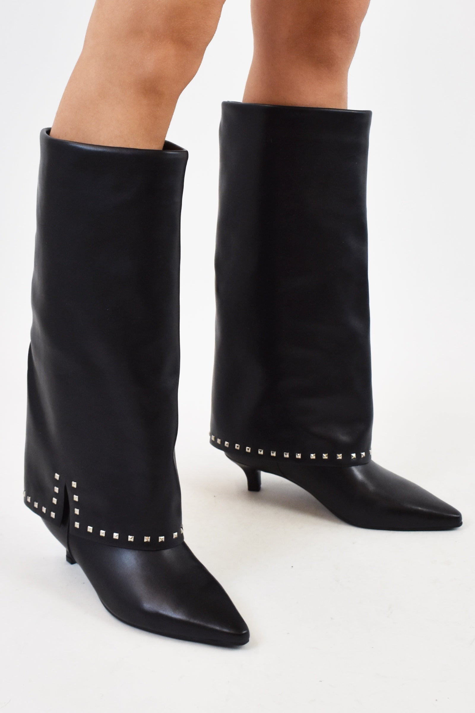 Stivale kitten con borchie