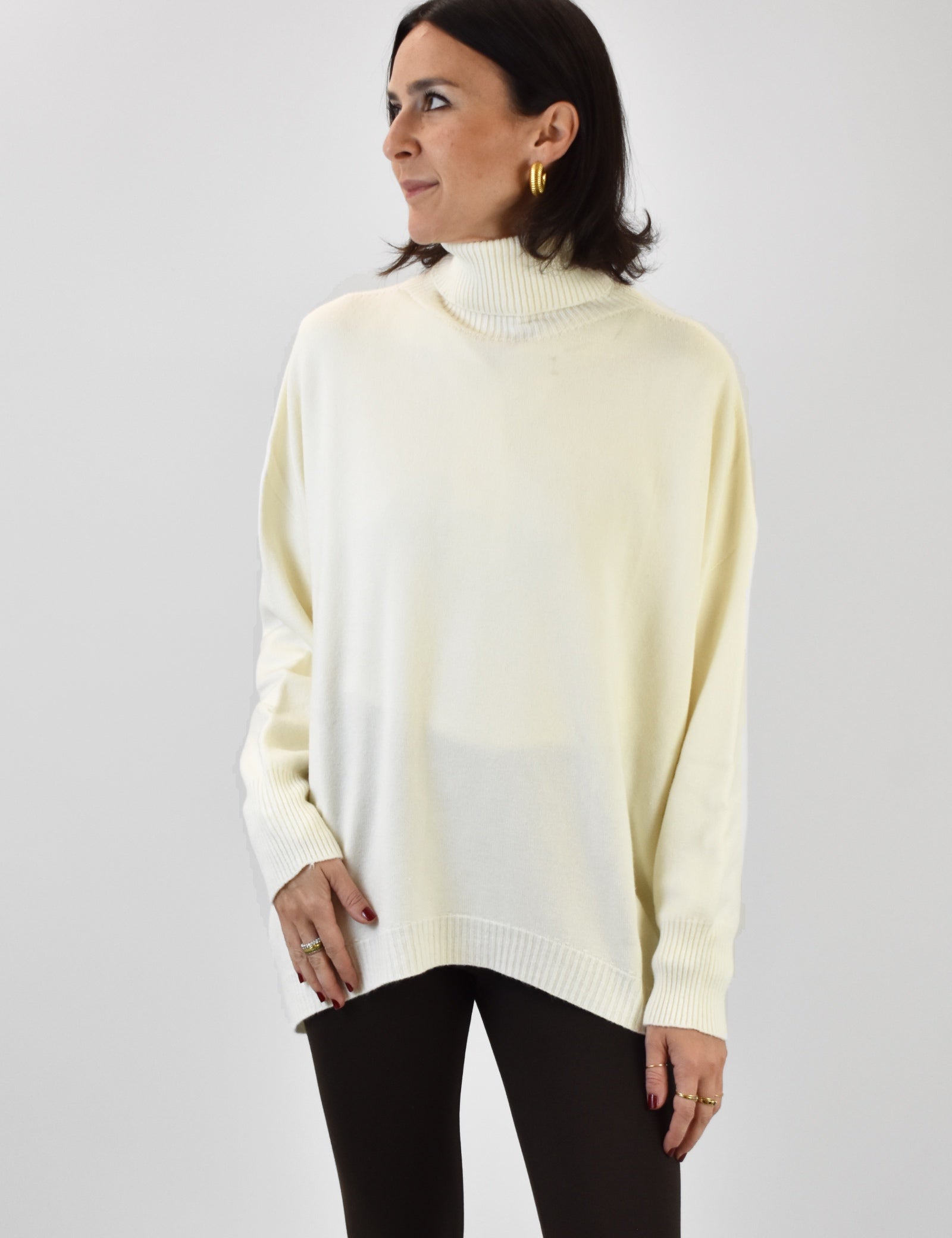 MMG-P189, maxi maglia panna, foto frontale maxi maglia, maglia Haveone, maglia ampia