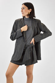 Giacca gessata impuntura