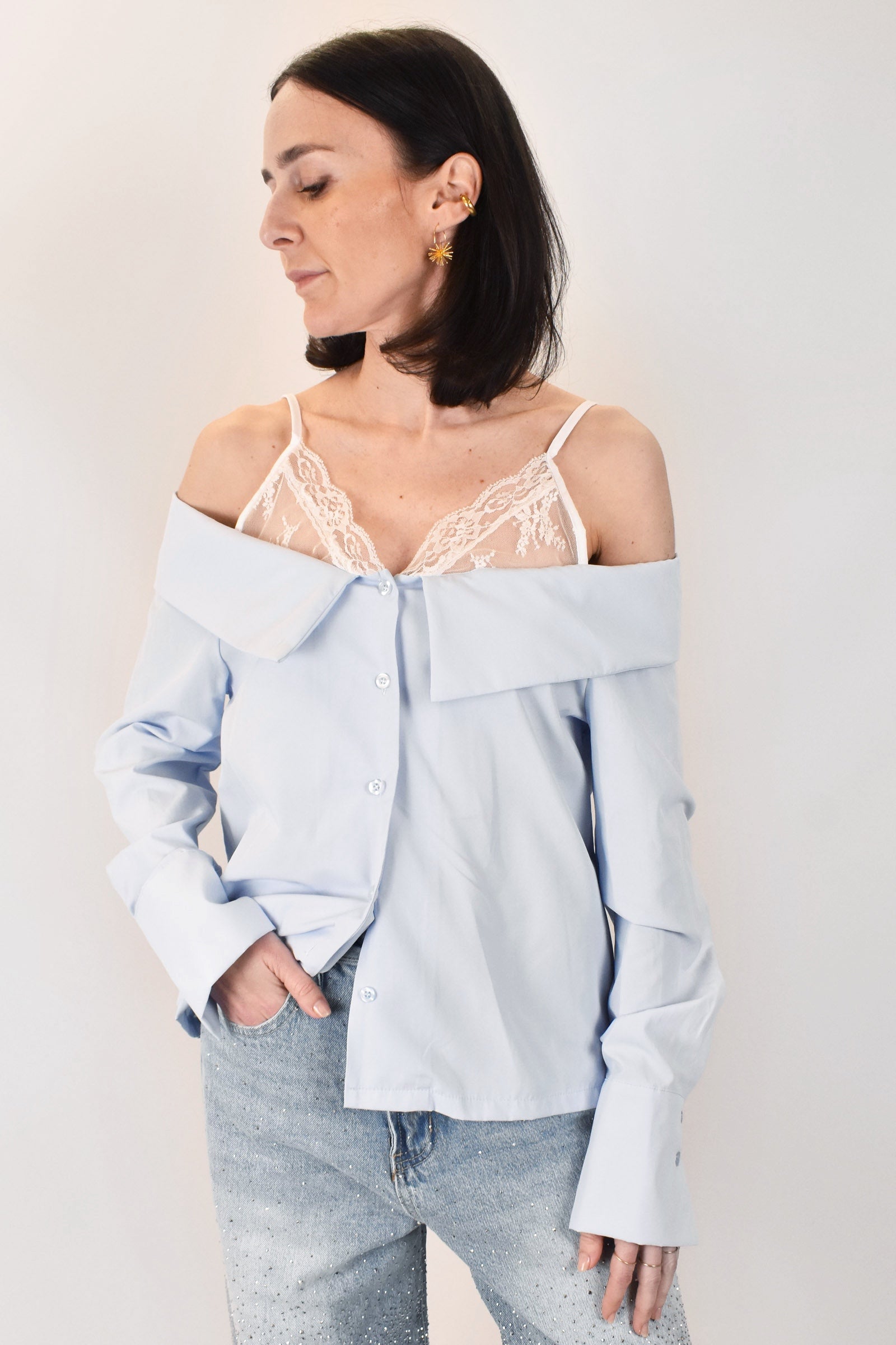 Camicia scollatura e pizzo