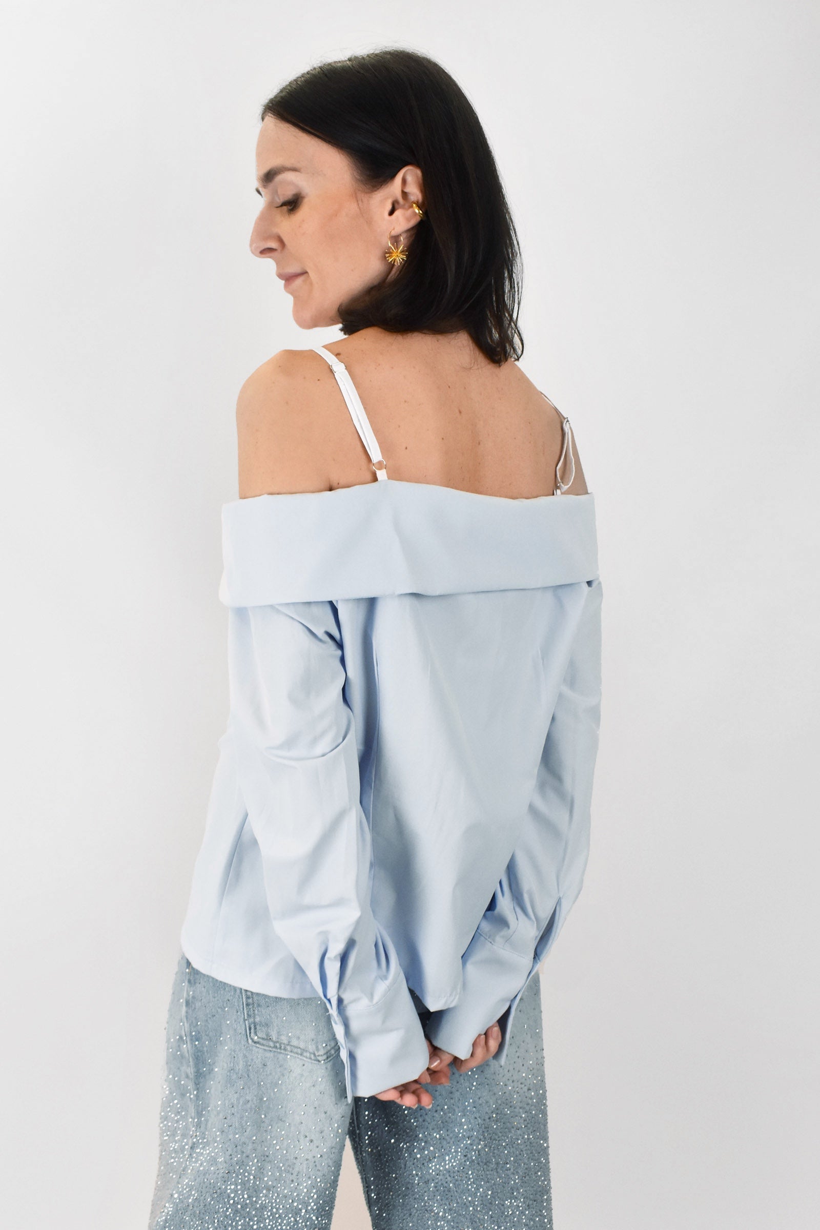 Camicia scollatura e pizzo