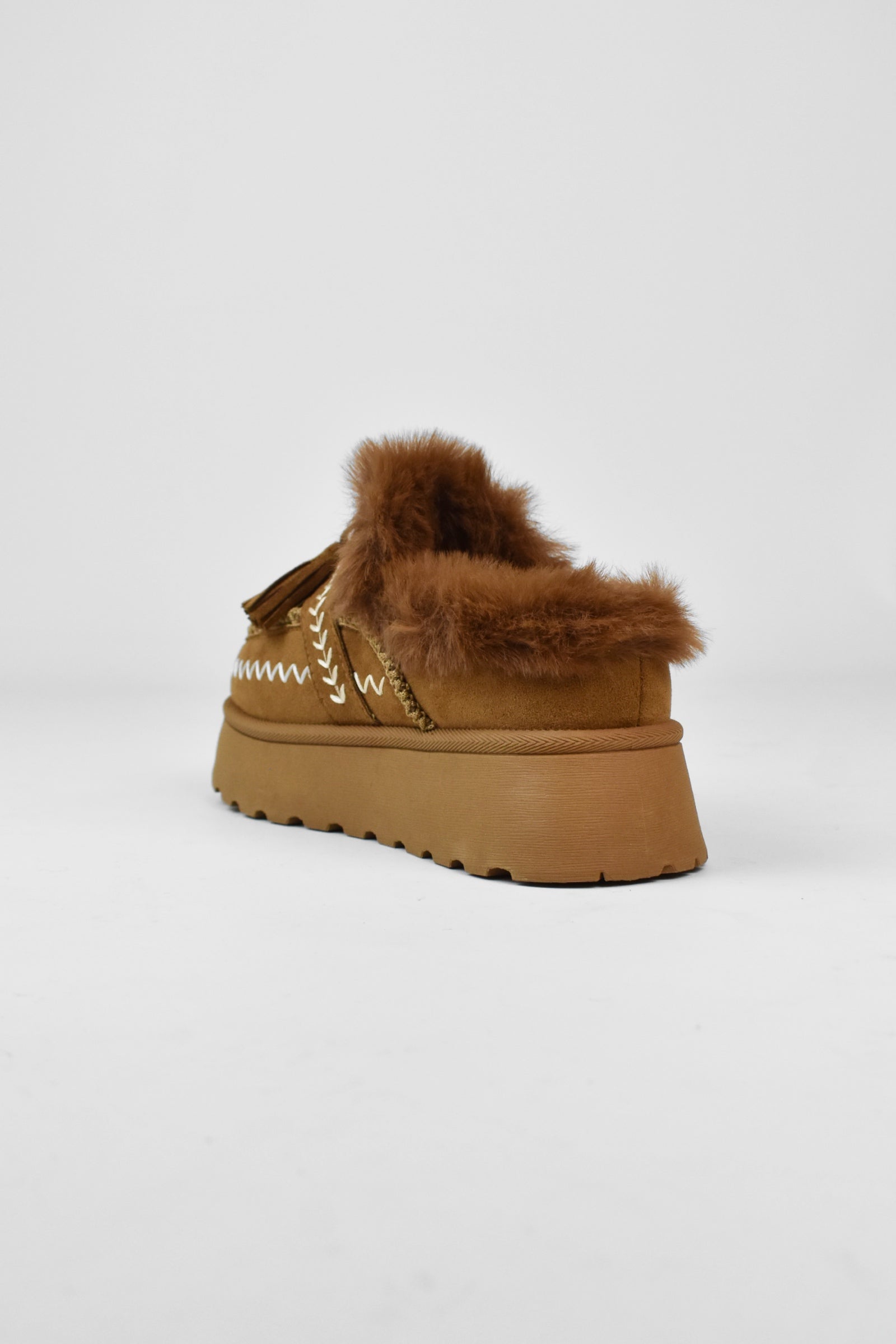 Sabot platform pelo e ricami