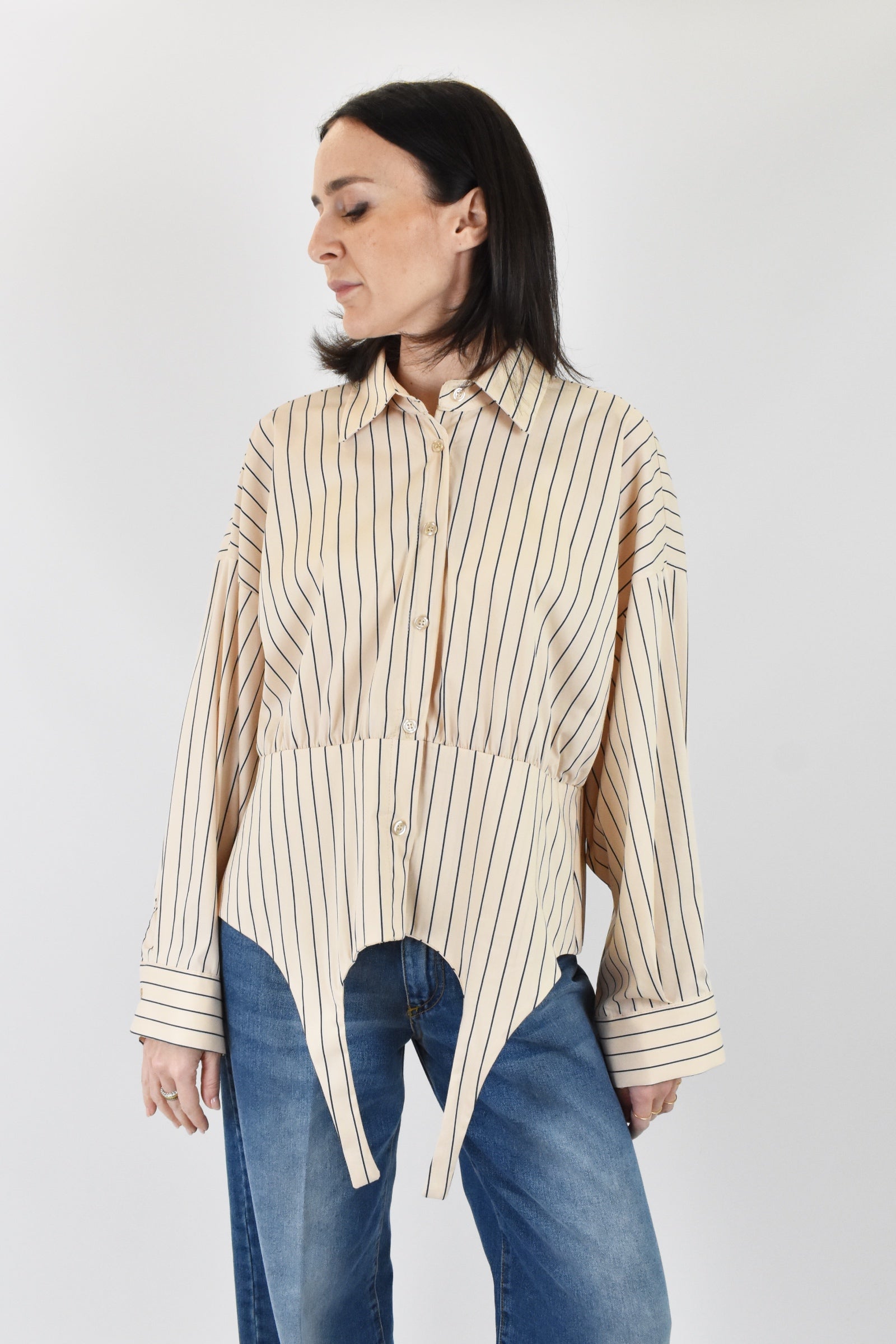 Camicia riga taglio reggicalze