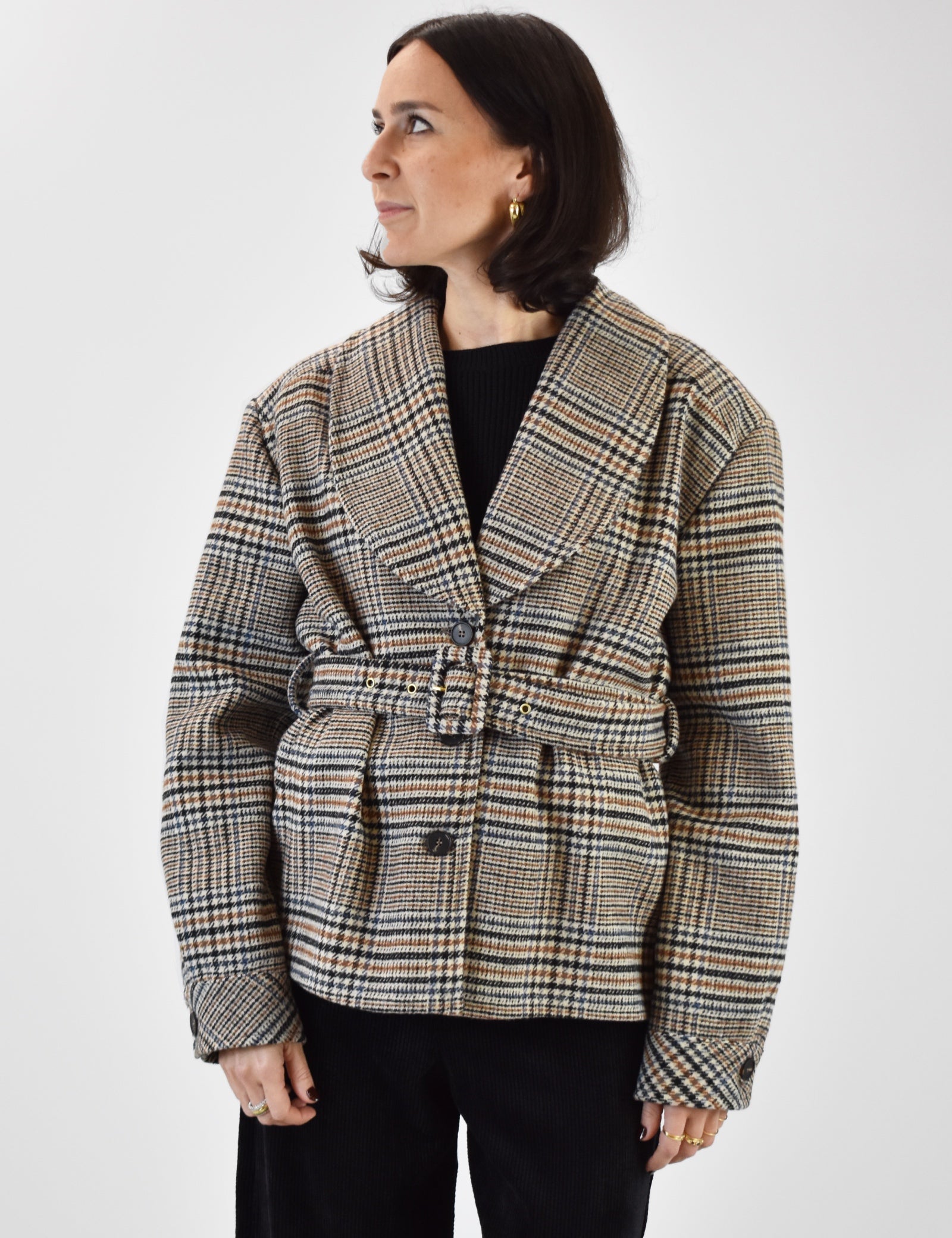 foto frontale indossata di giacca a quadri con cintura, giacca a quadri con cintura Tensione In, 26B1432