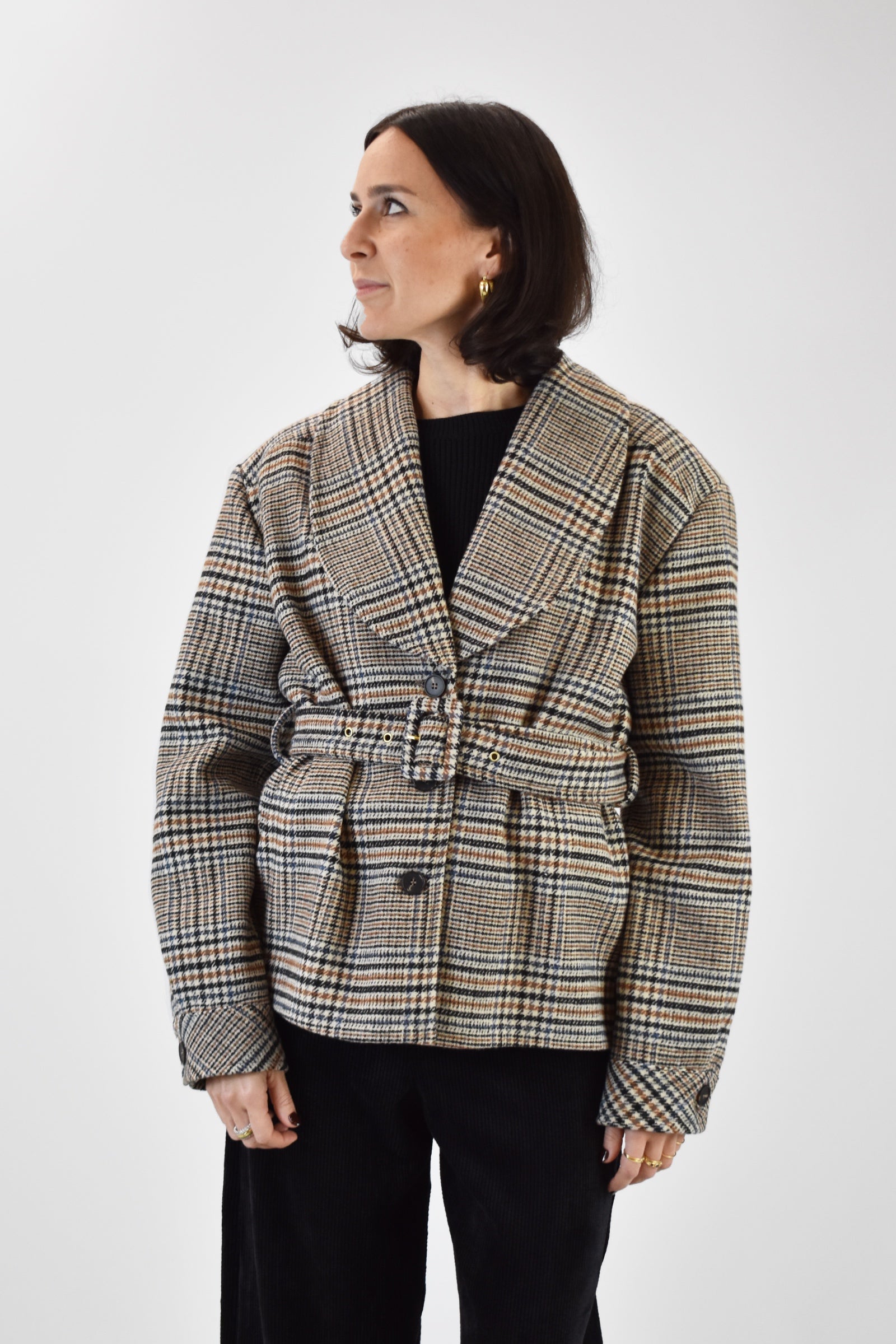 foto frontale indossata di giacca a quadri con cintura, giacca a quadri con cintura Tensione In, 26B1432
