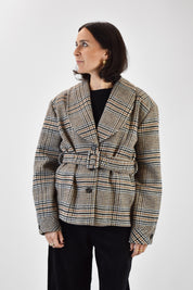 foto frontale indossata di giacca a quadri con cintura, giacca a quadri con cintura Tensione In, 26B1432