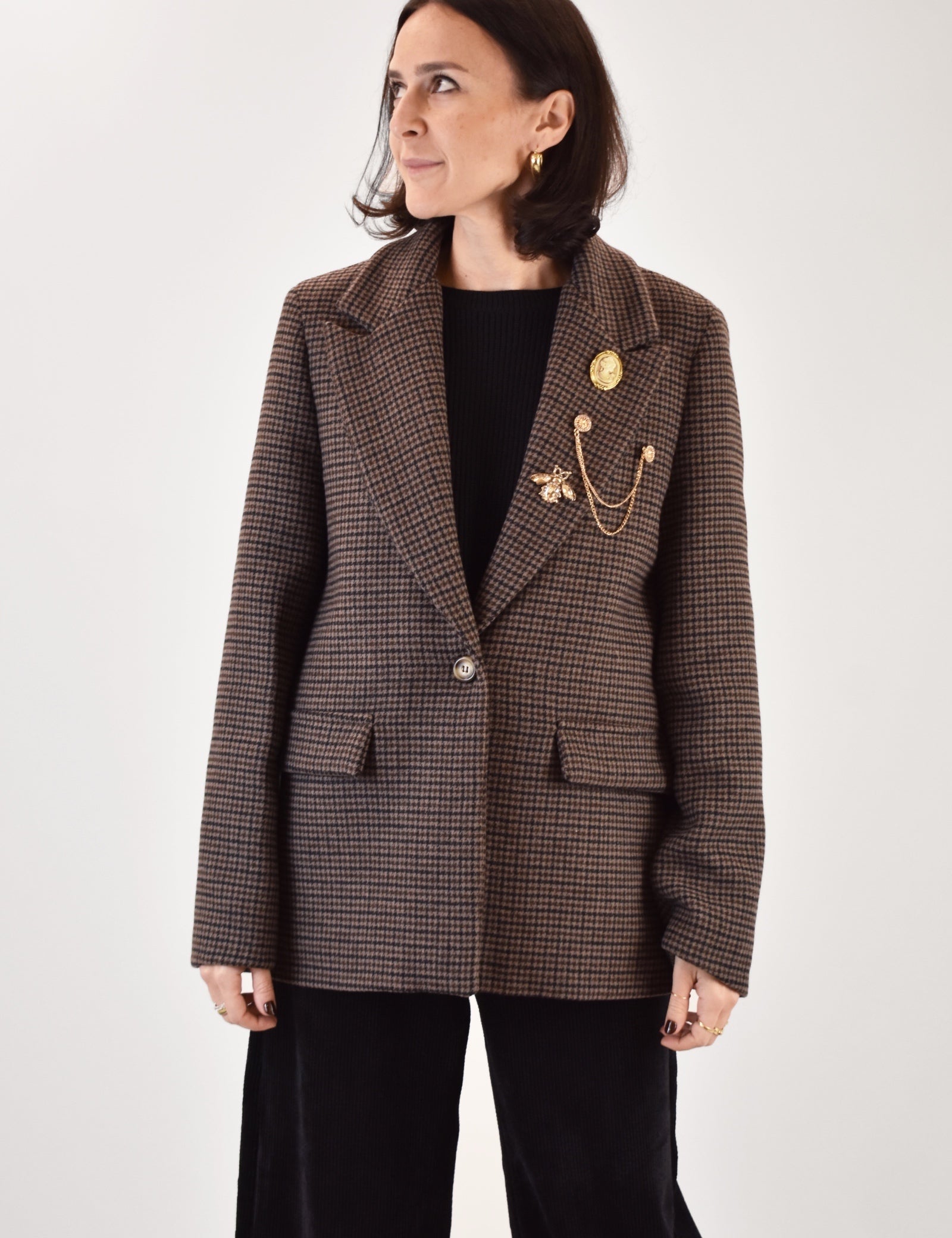 Giacca quadri e spille