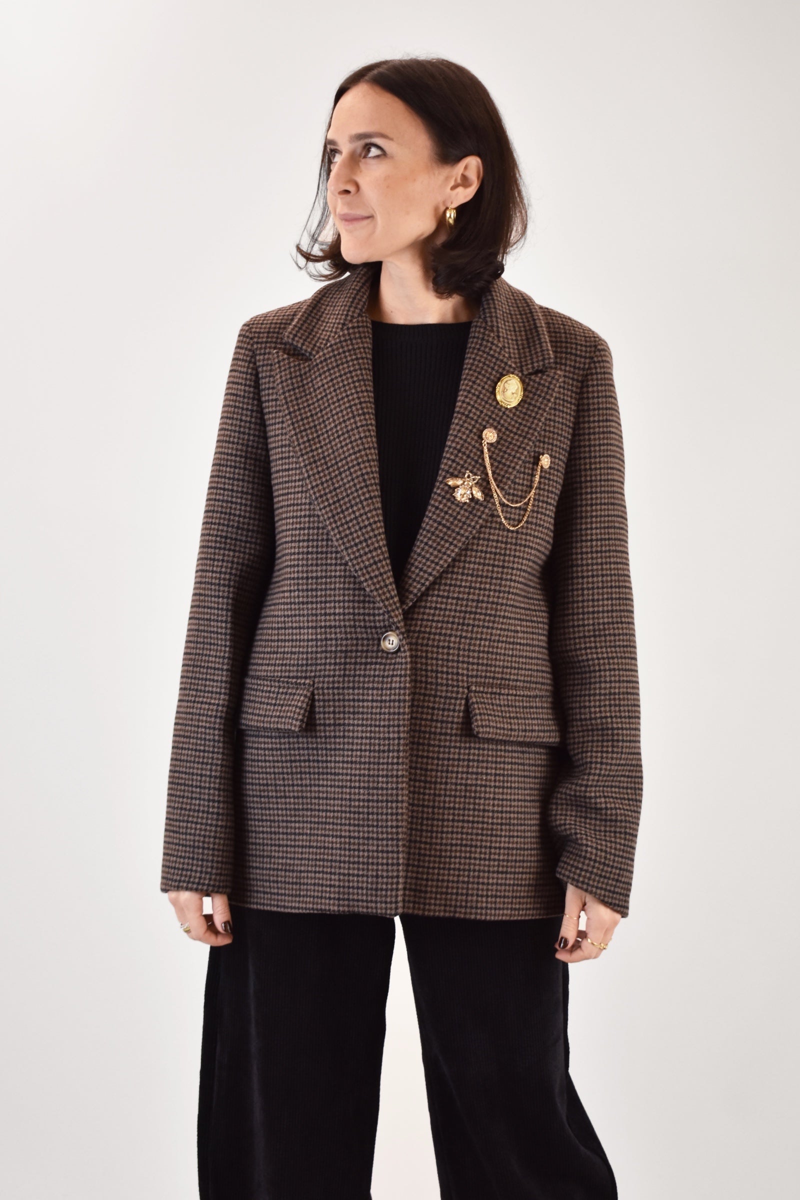 Giacca quadri e spille