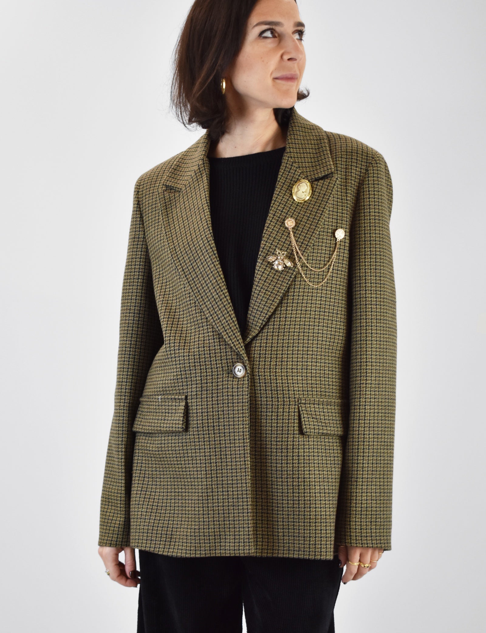 Giacca quadri e spille