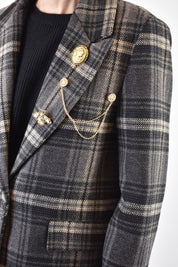 Giacca quadri e spille