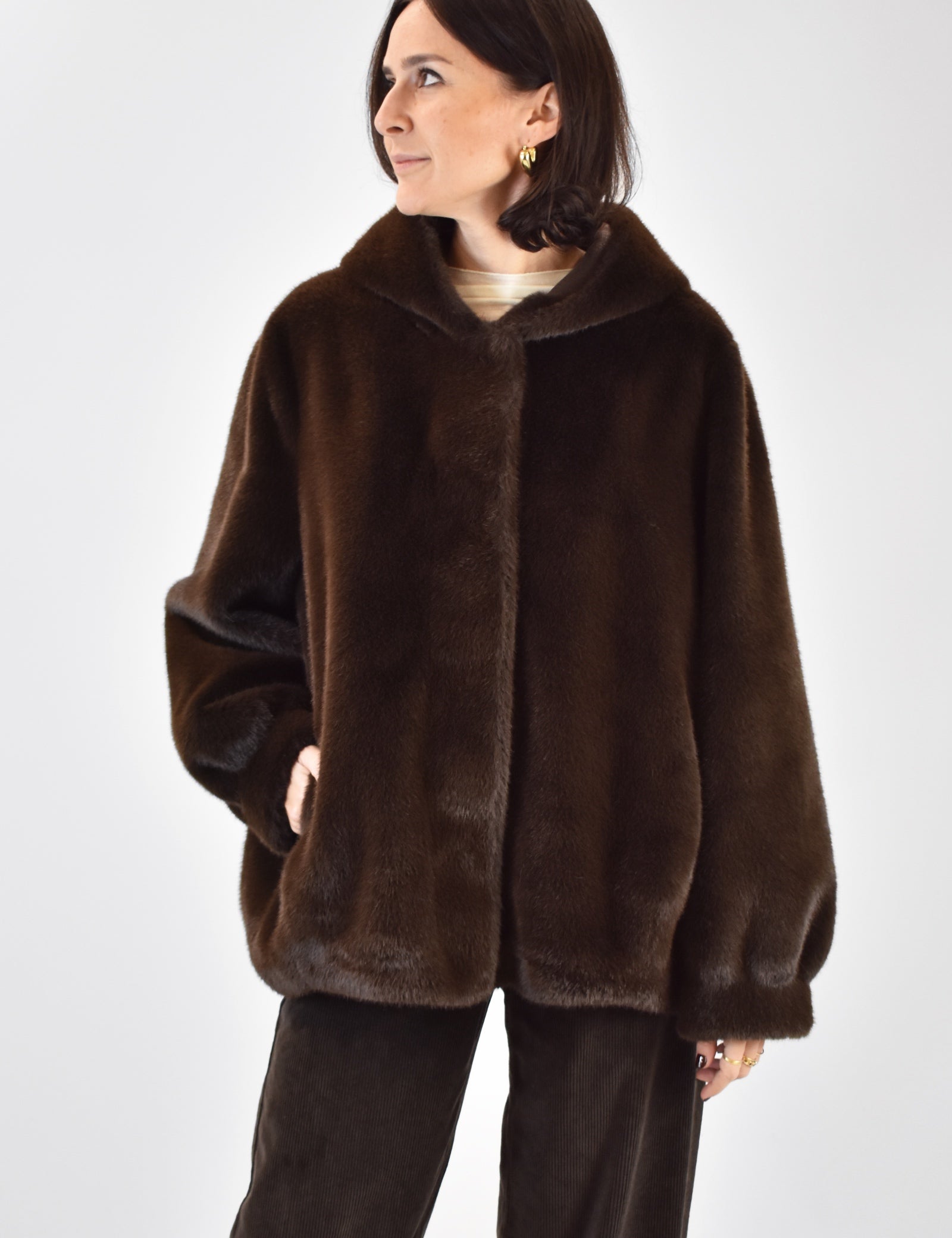 Ecopelliccia con cappuccio