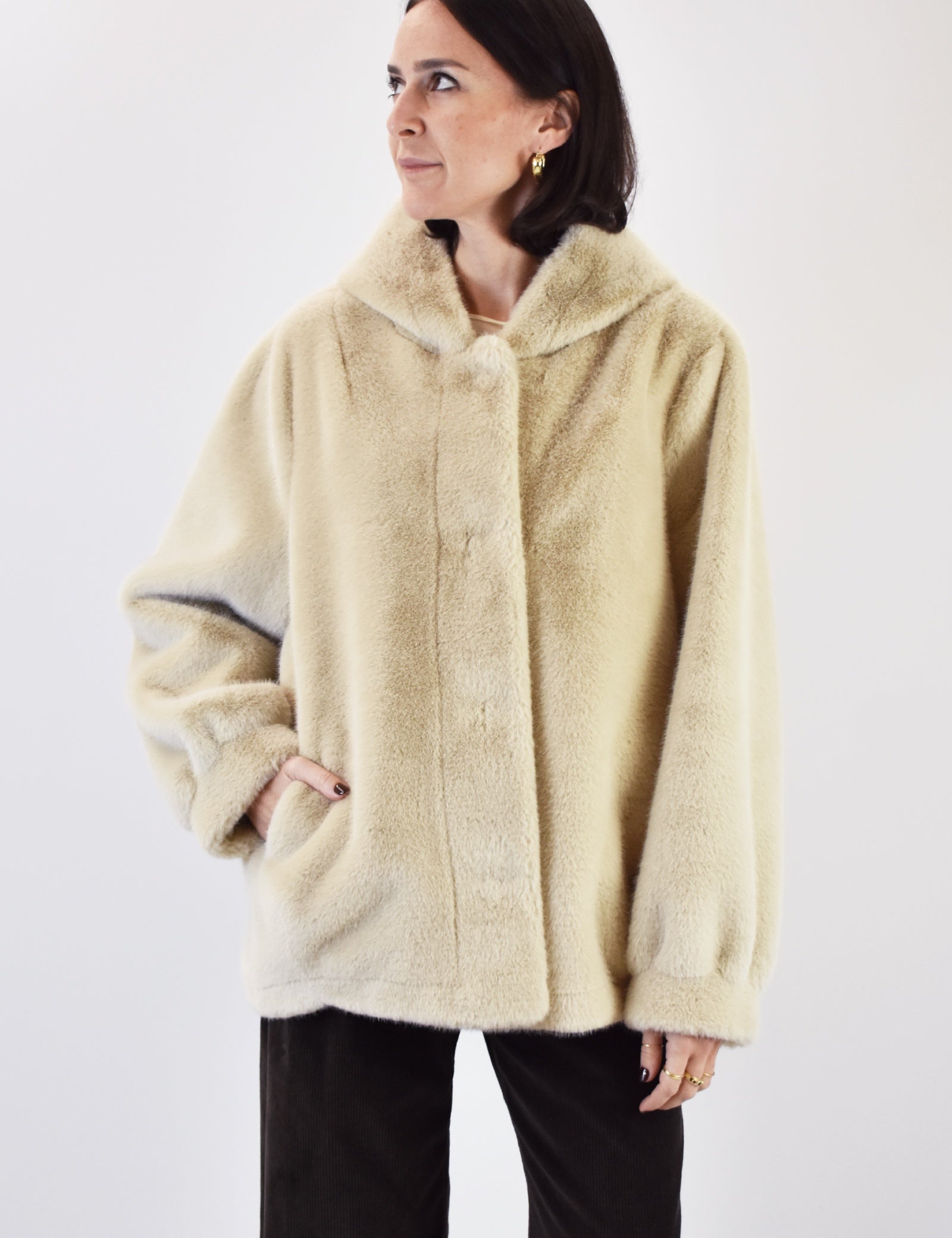 Ecopelliccia con cappuccio