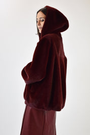 Ecopelliccia con cappuccio