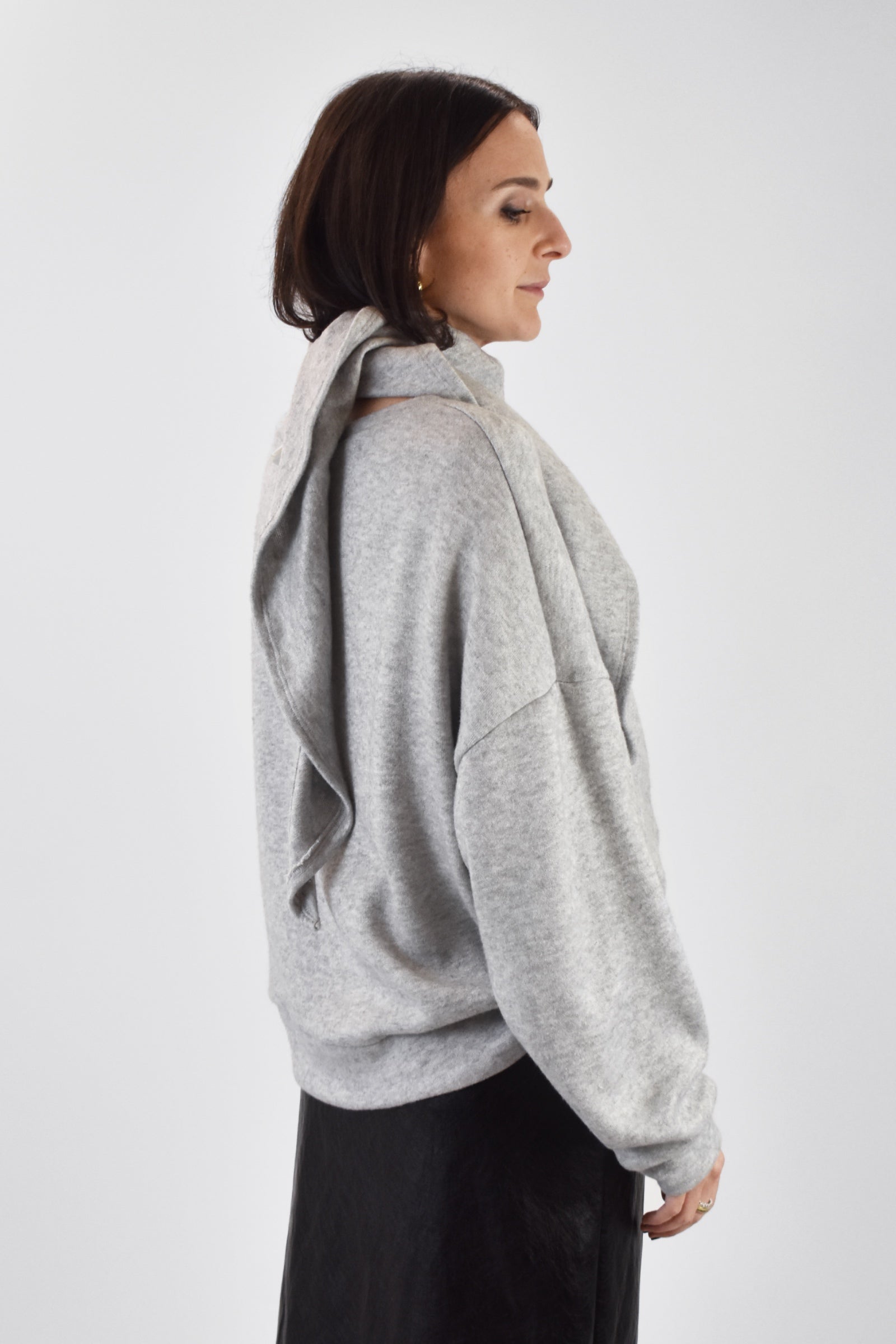 Maglia over con sciarpa