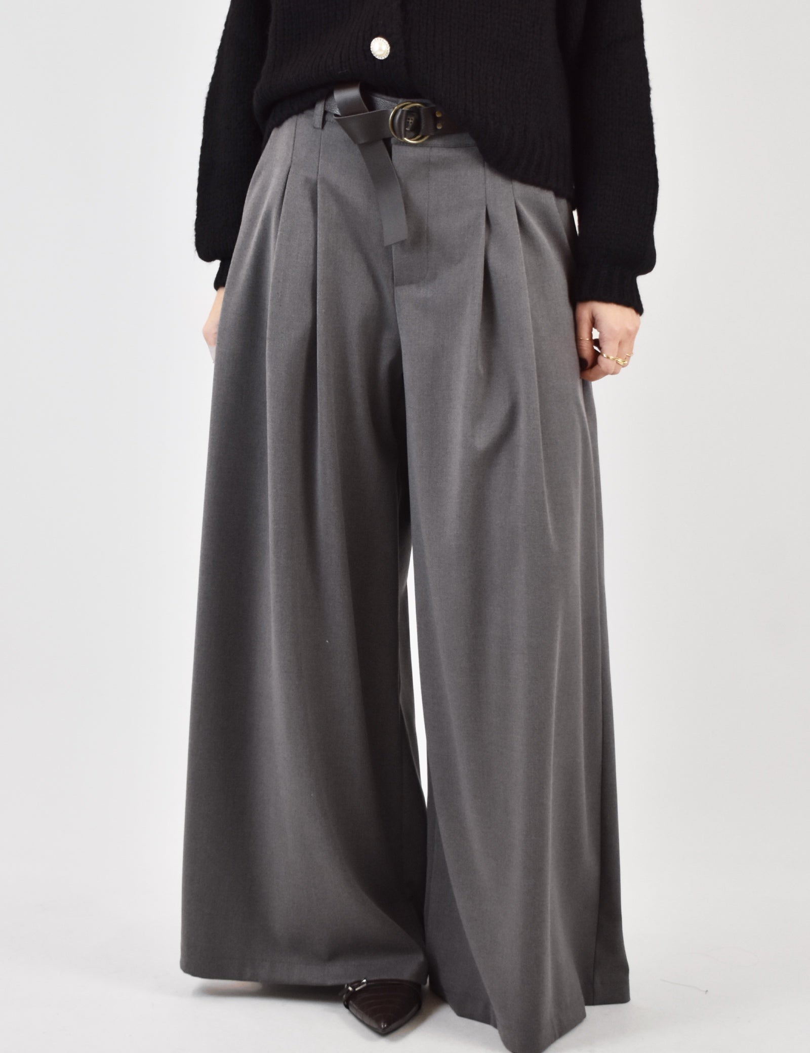 Pantalone ampio pinces