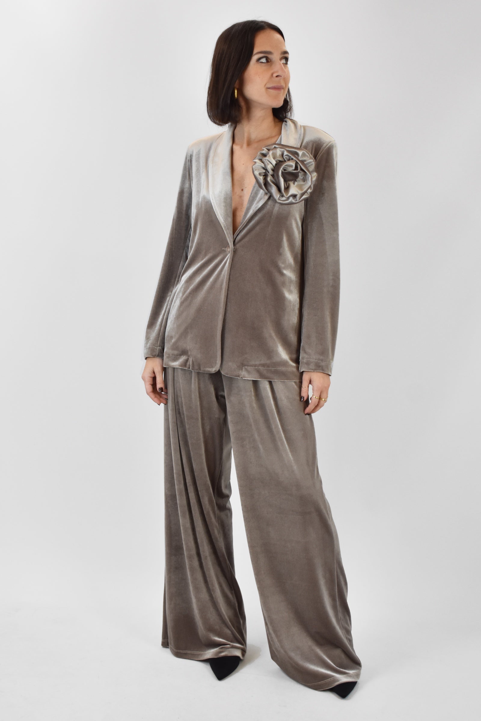 Giacca in velluto con fiore