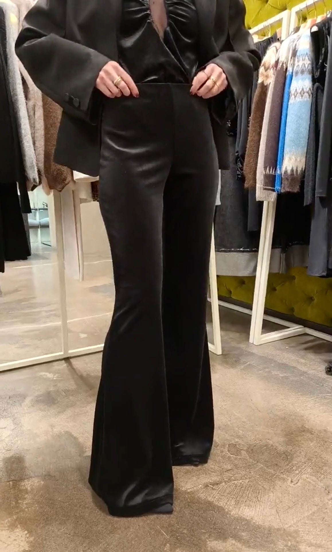 Pantalone zampa in velluto