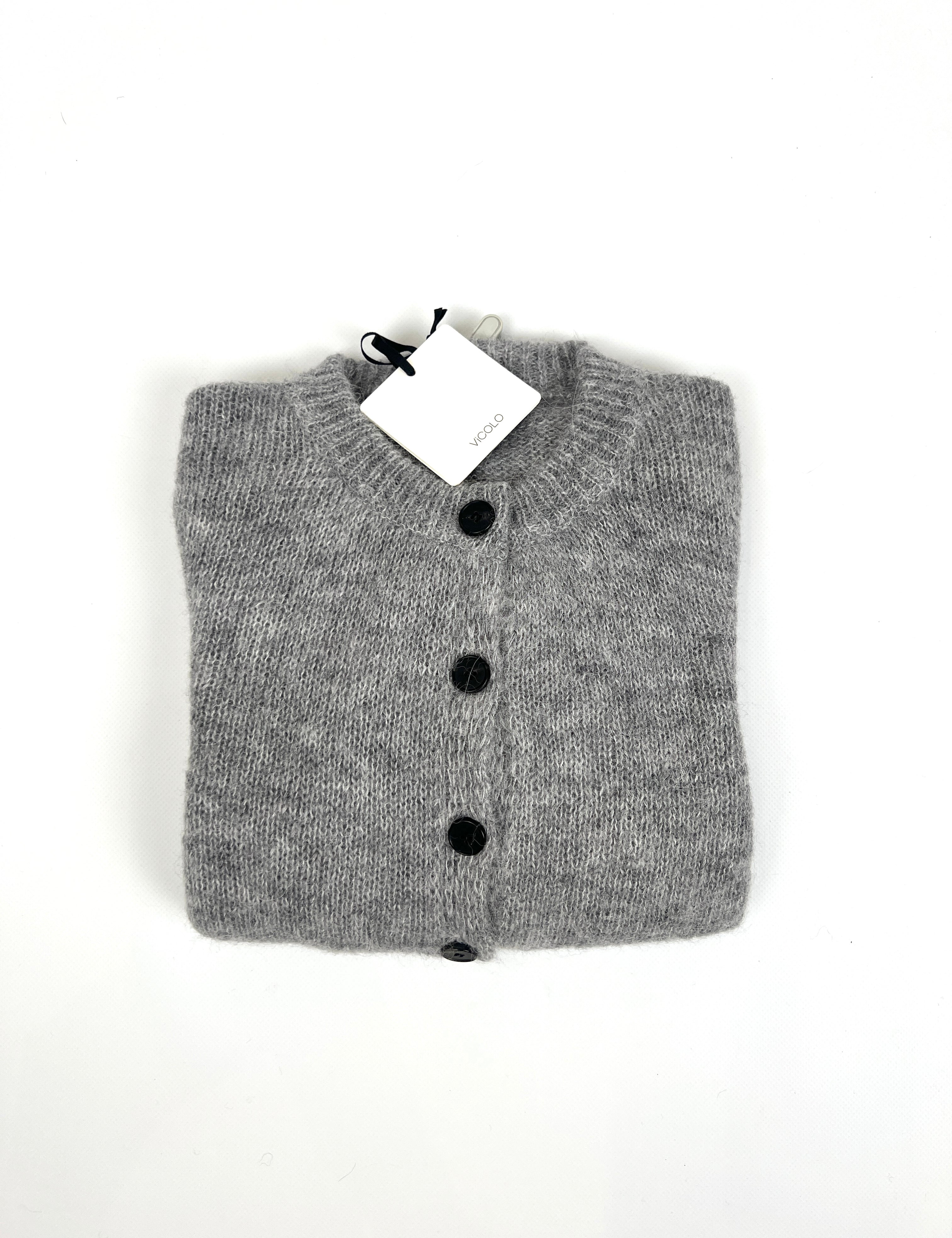 foto indossata frontale di cardigan Vicolo grigio, cardigan modello M55195F