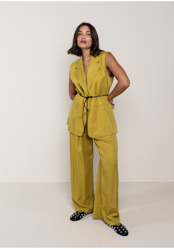 Pantalone ampio pinces