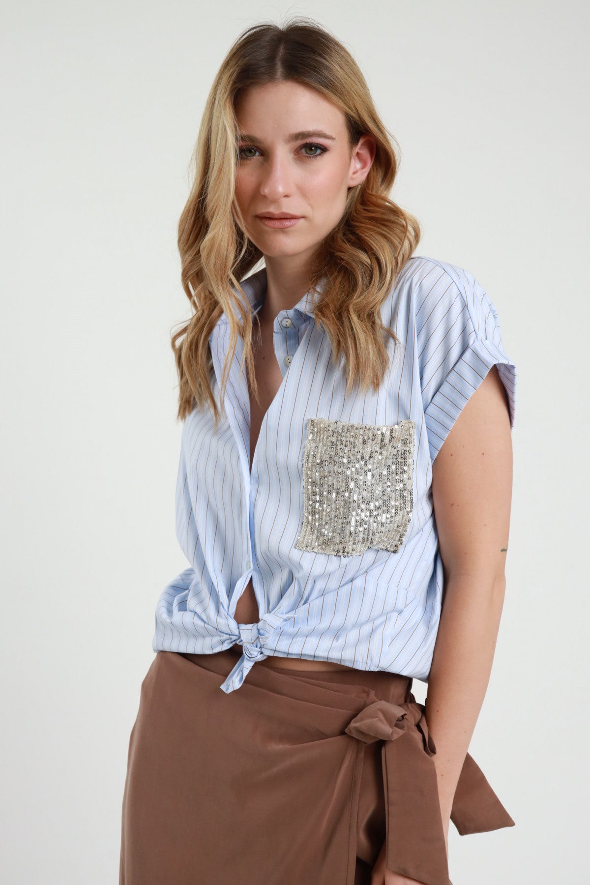 Camicia righine e paillettes