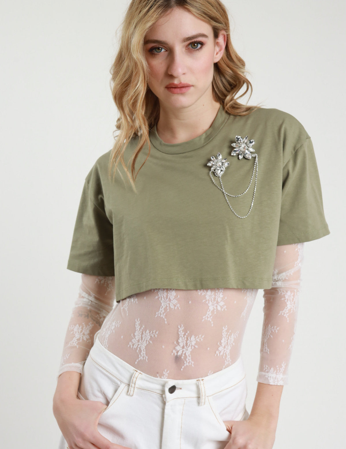 Susy Mix t-shirt a mezza manica con body in pizzo integrato, colore verde