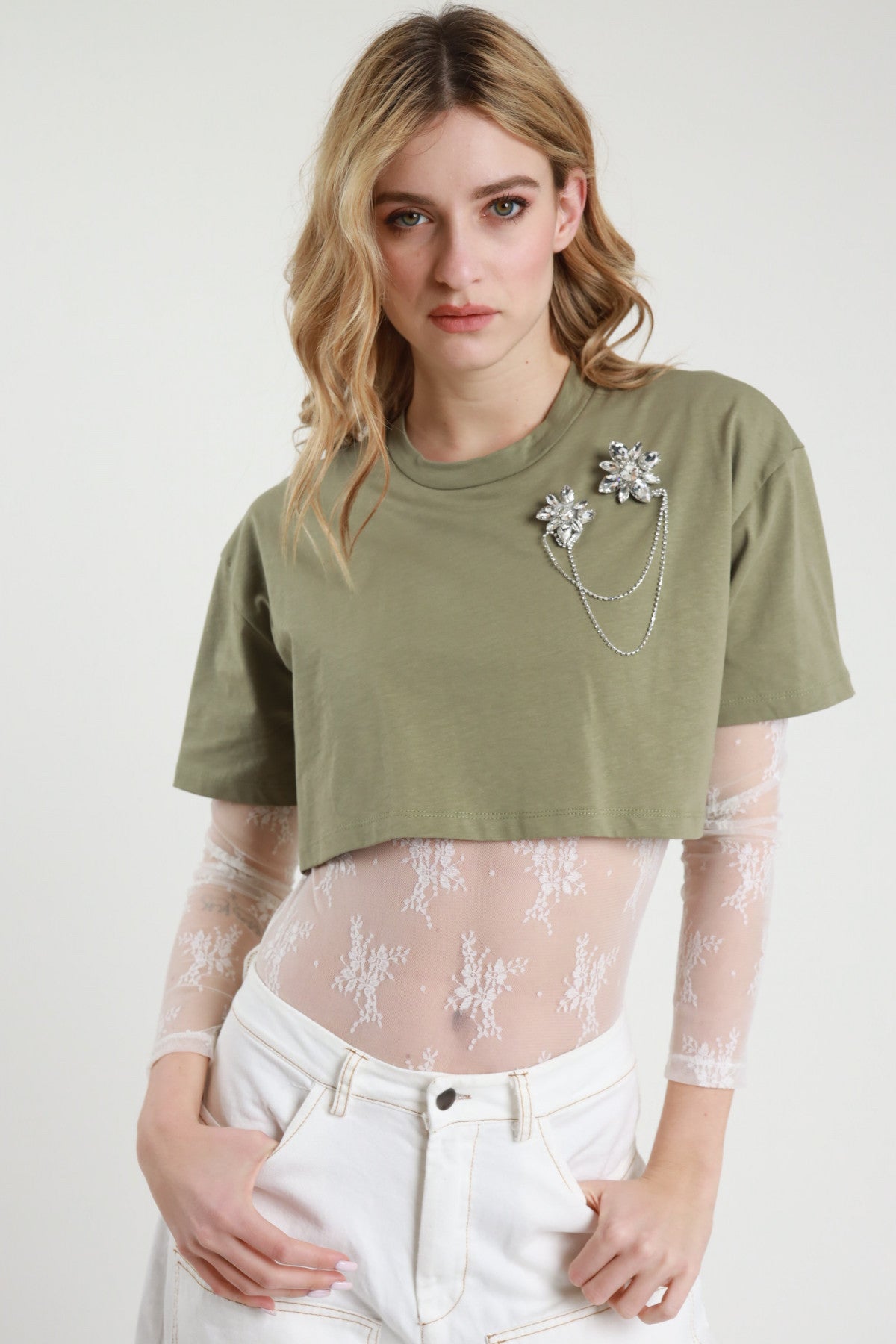 T-shirt con body in pizzo