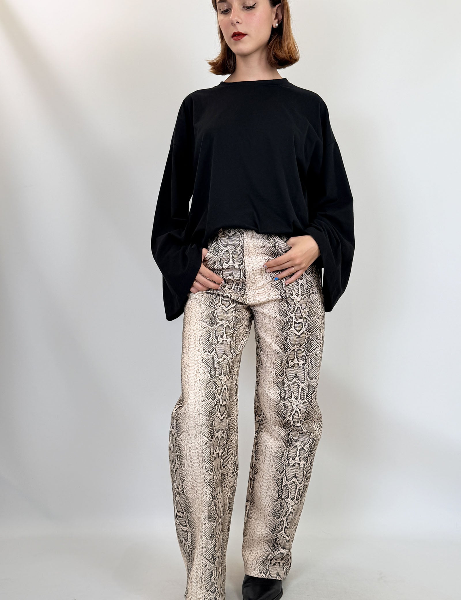 HaveOne t-shirt in cotone con manica a campana, colore nero