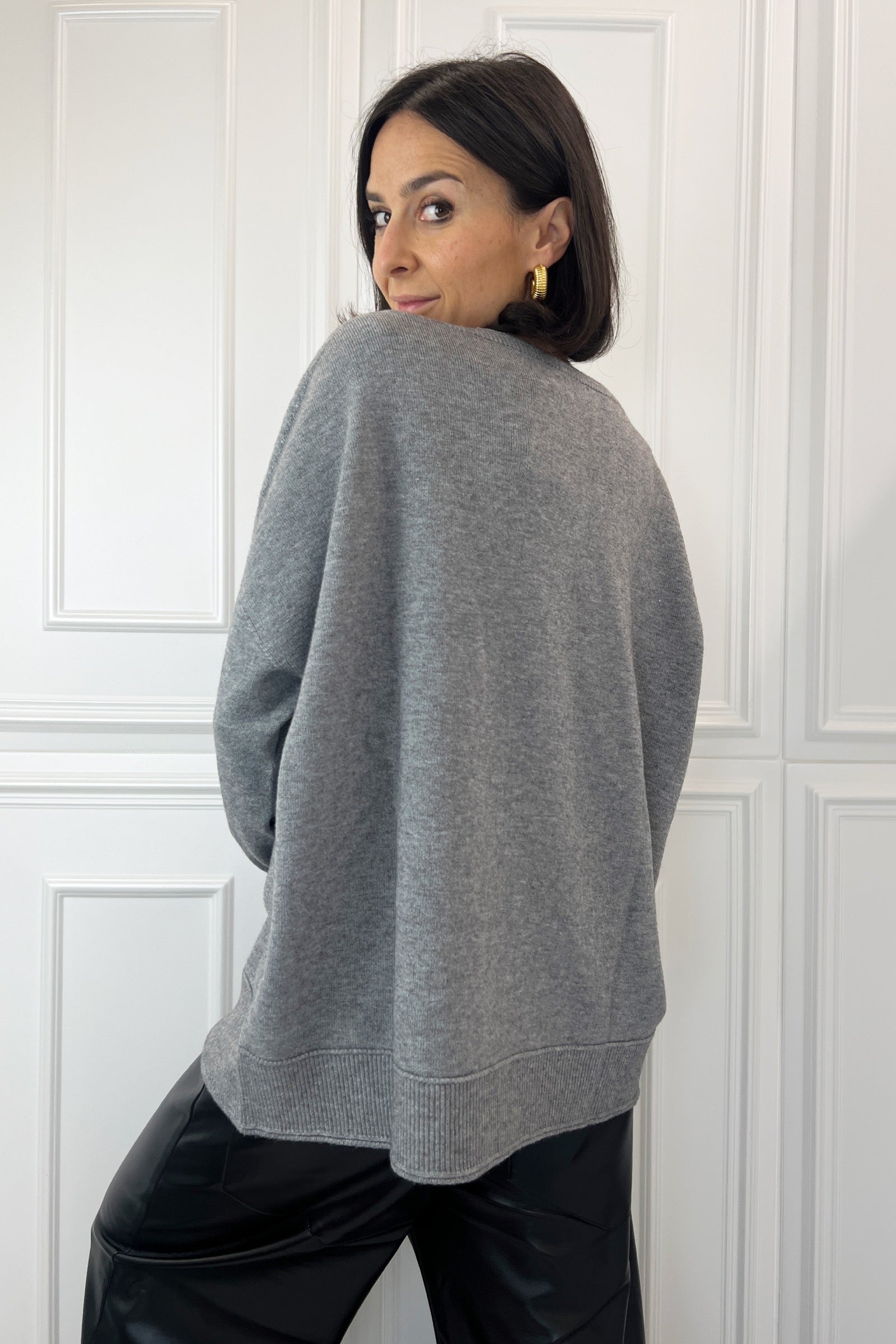 Maglia scollo V ampia