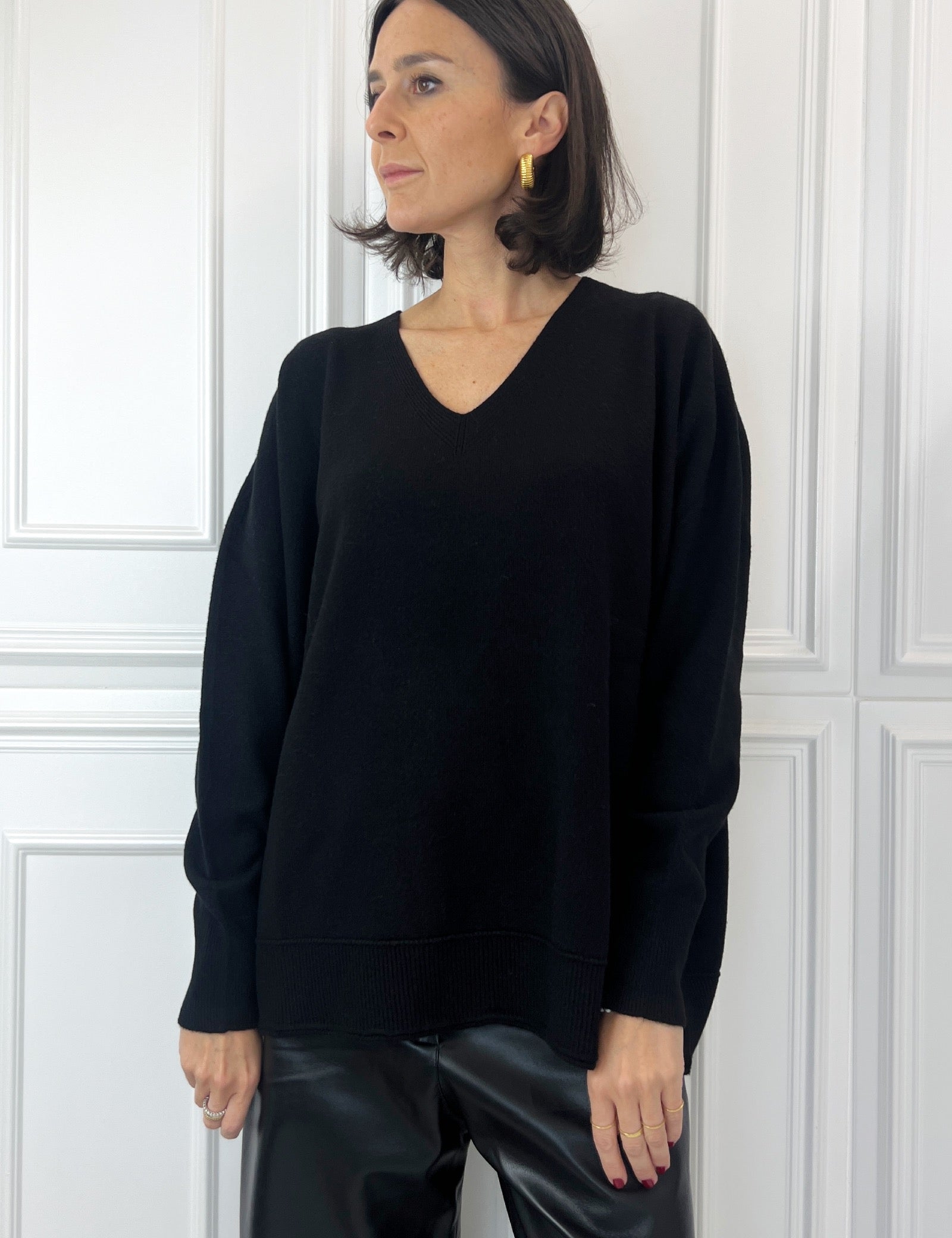 Maglia scollo V ampia