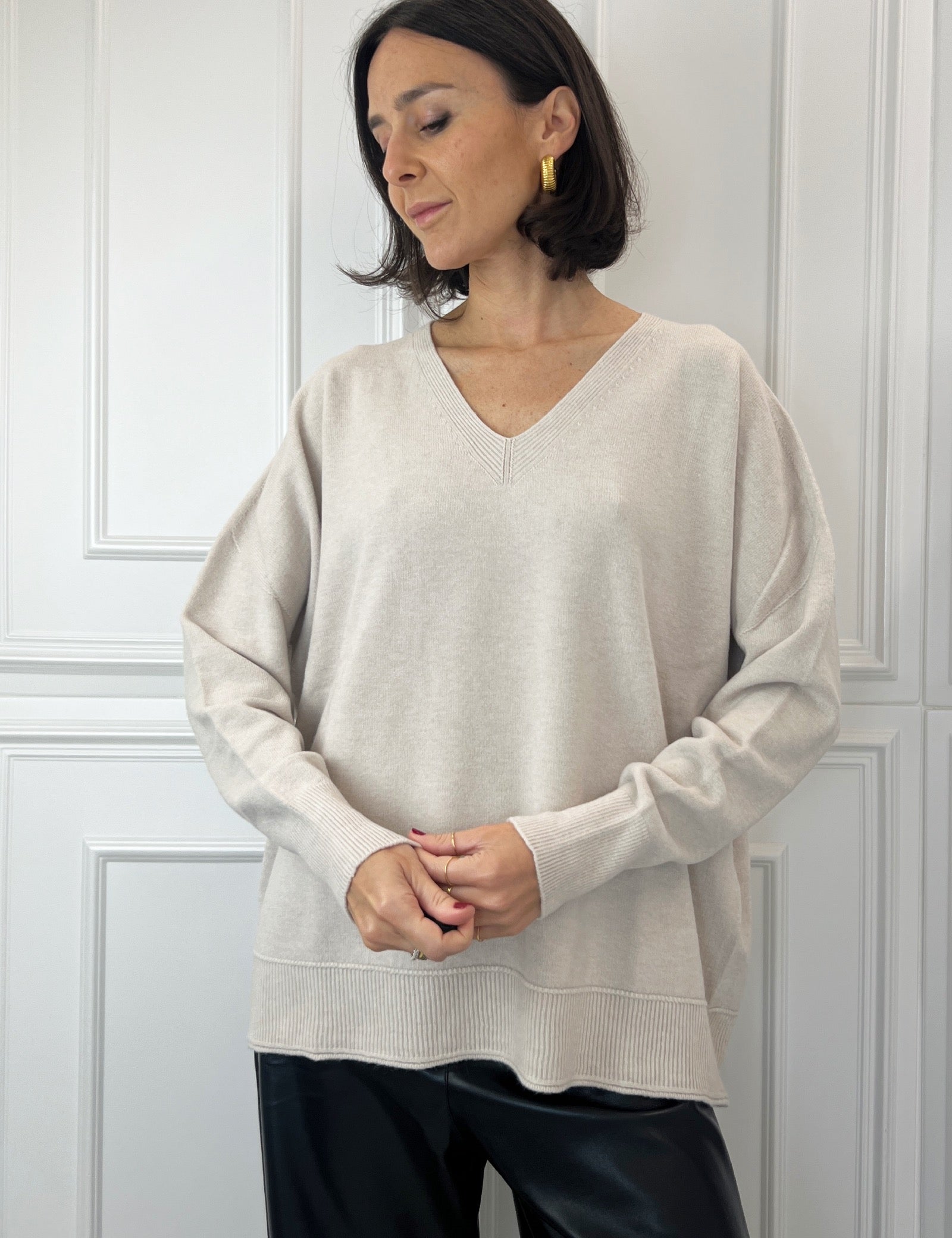 Maglia scollo V ampia