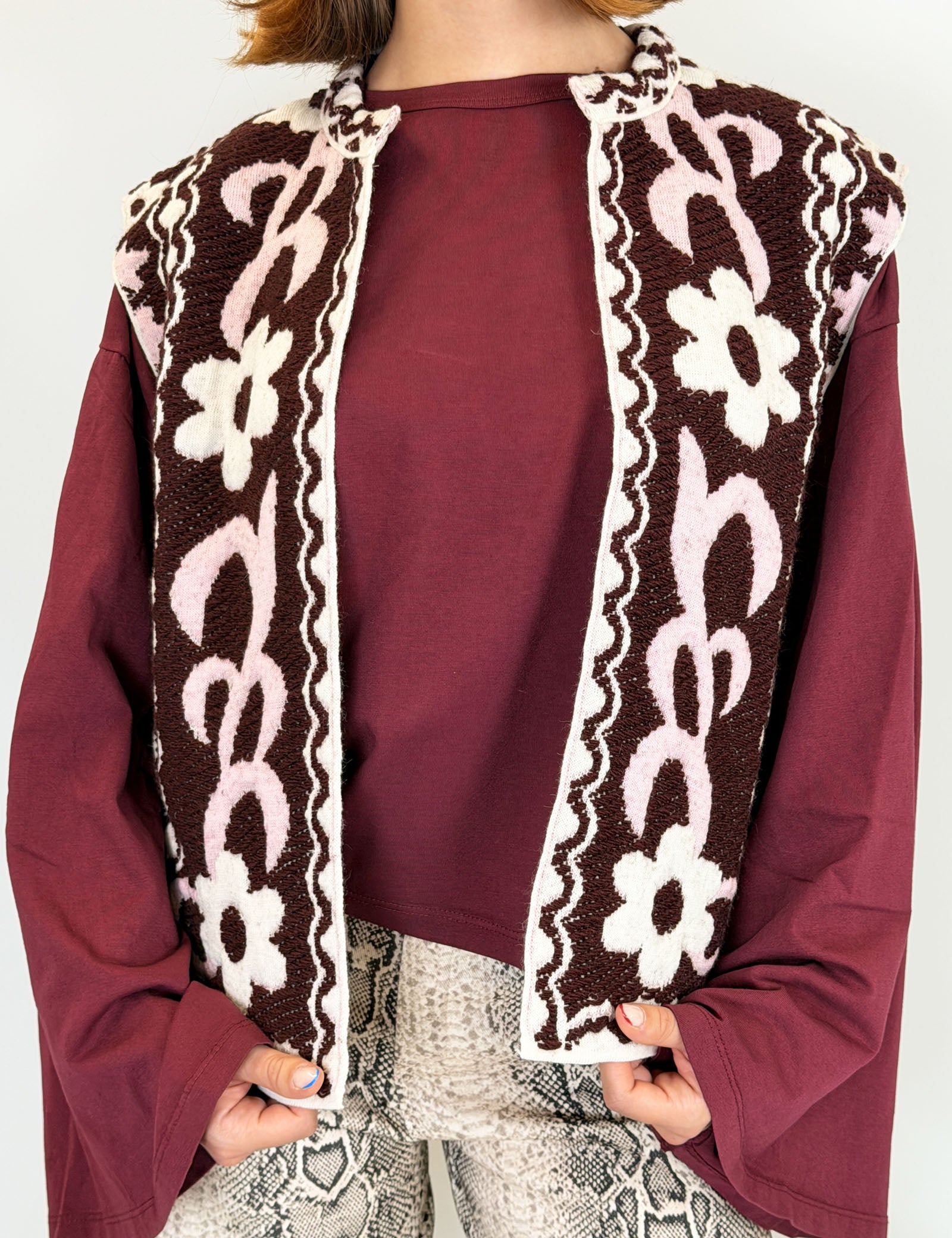 Gilet ricamato fiori