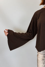 HaveOne t-shirt in cotone con manica a campana, dettaglio della manica, colore moro