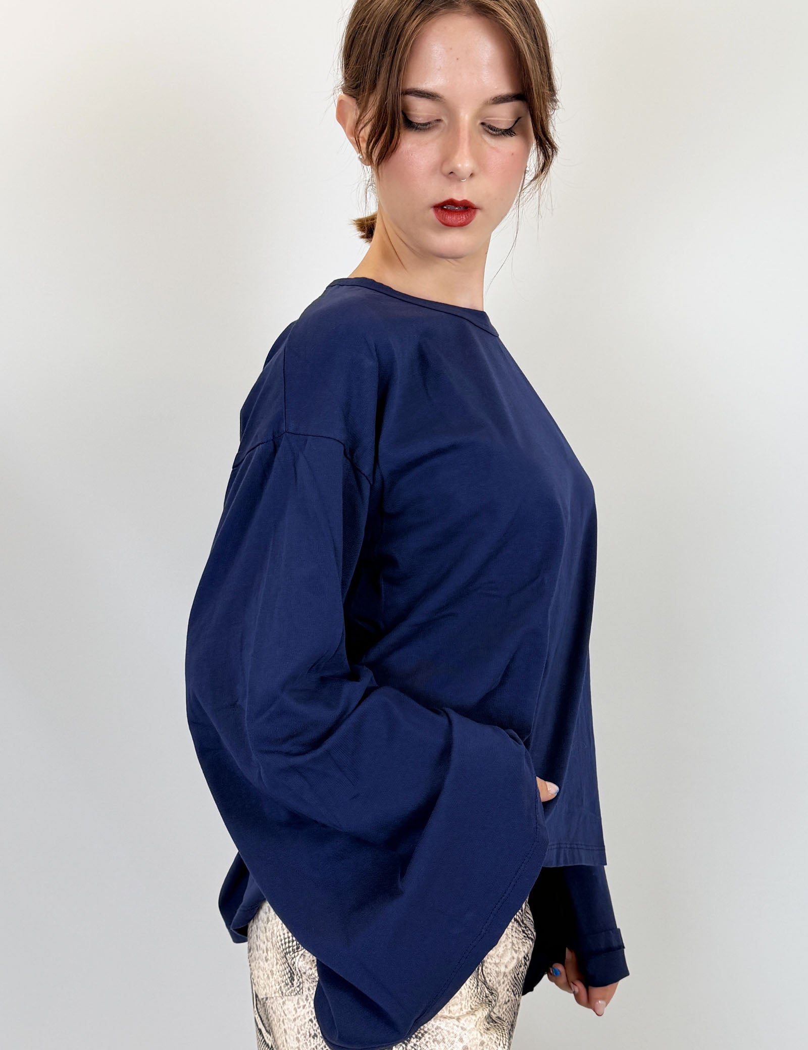 T-shirt manica a campana