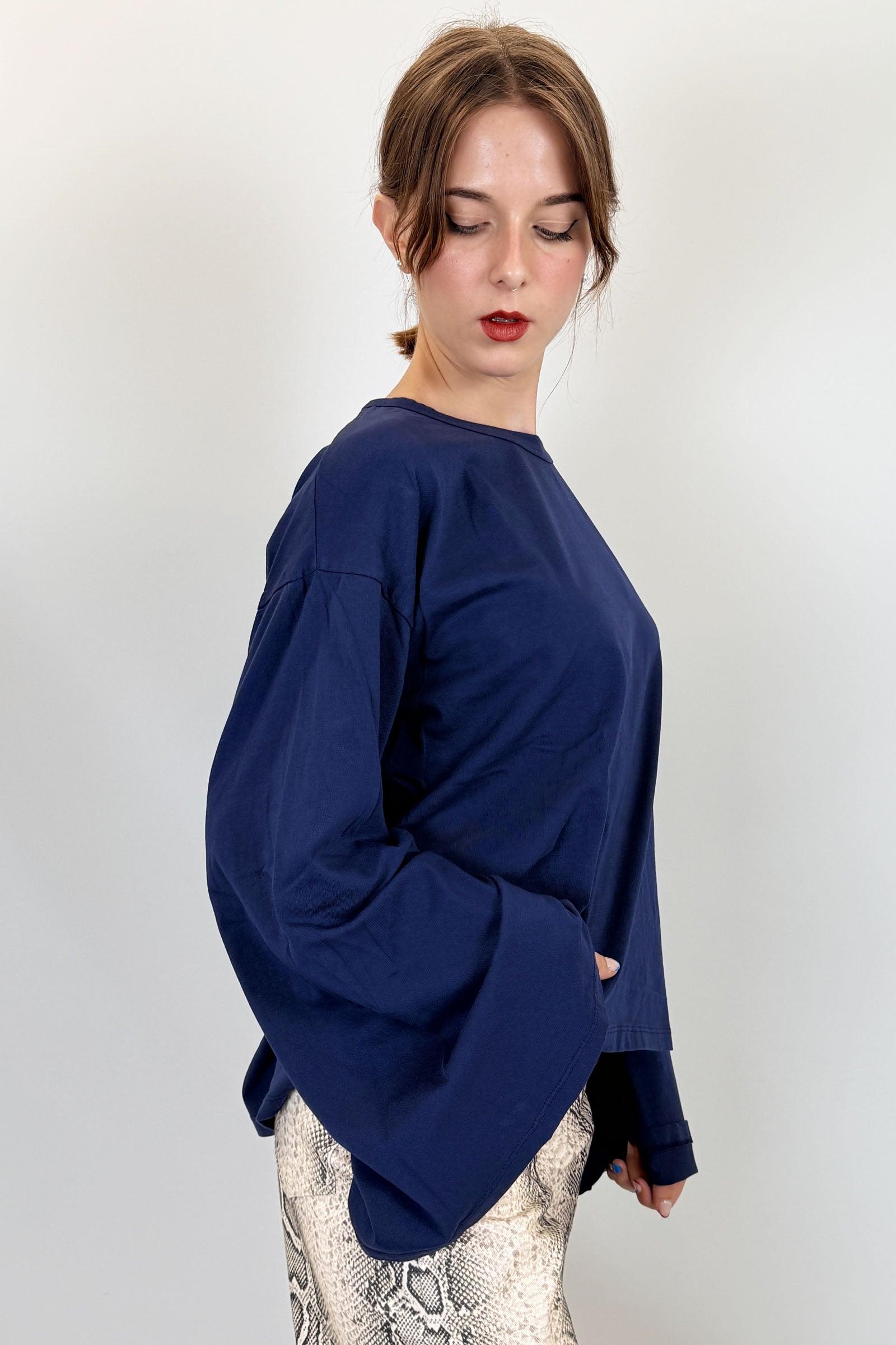 T-shirt manica a campana