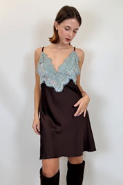 Susy Mix abito stile lingerie con pizzo sulla scollattura, colore moro
