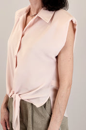 Camicia smanicata con spalline