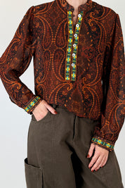 Camicia a fantasia con ricami