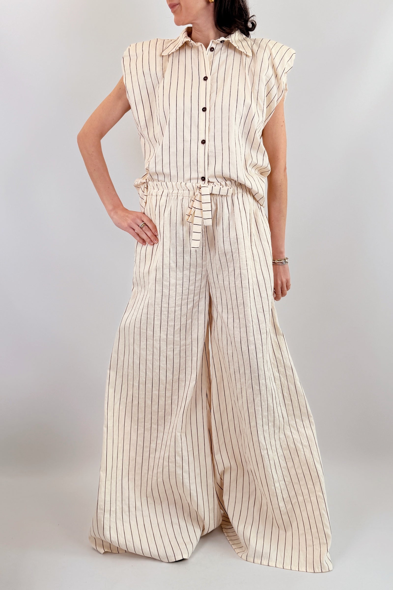 Camicia gessata smanicata