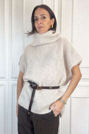 FOTO INDOSSATA DI MAXI GILET IN MOHAIR BEIGE COLLO ALTO, GILET HAVEONE MJE-P223