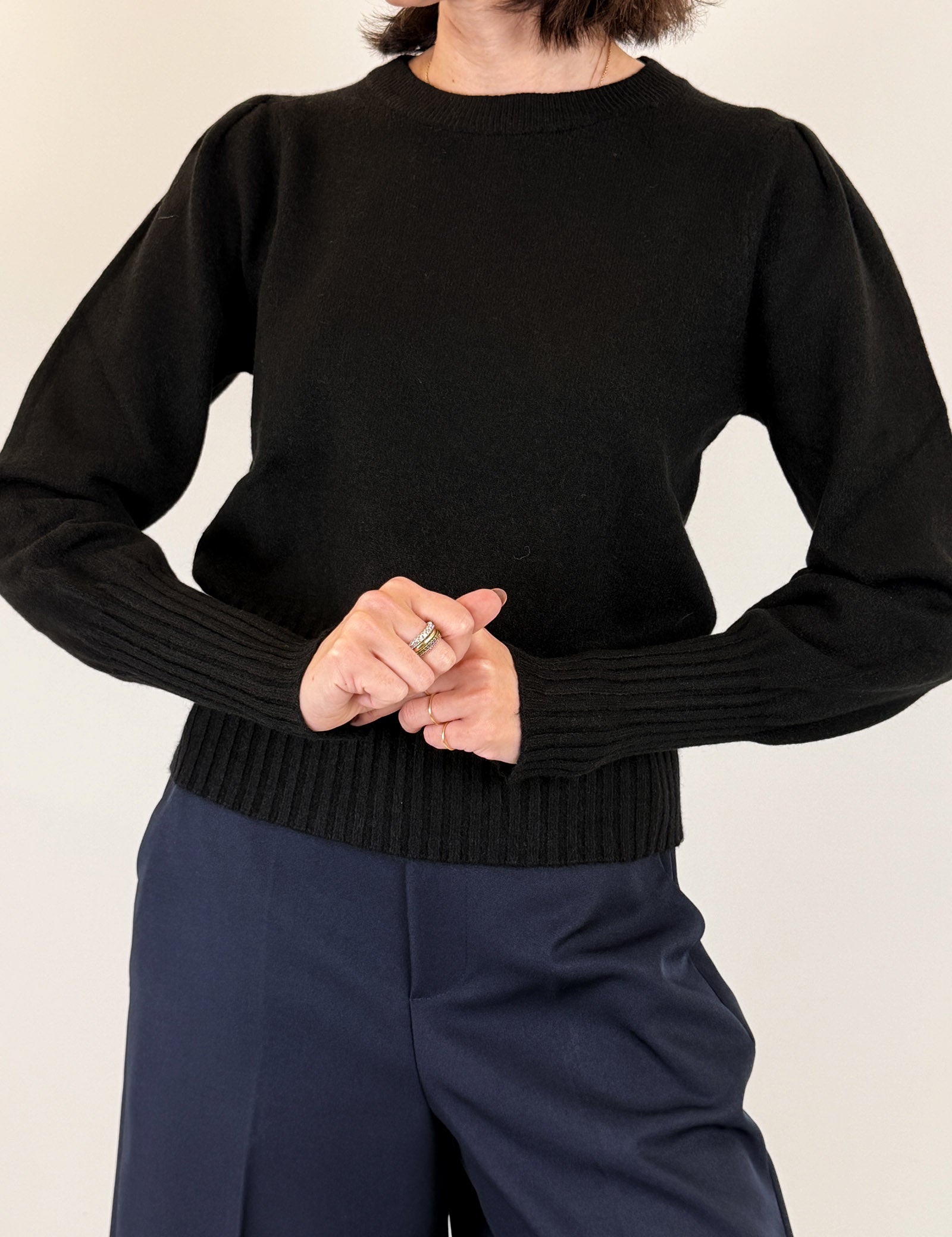 Pull girocollo manica a sbuffo