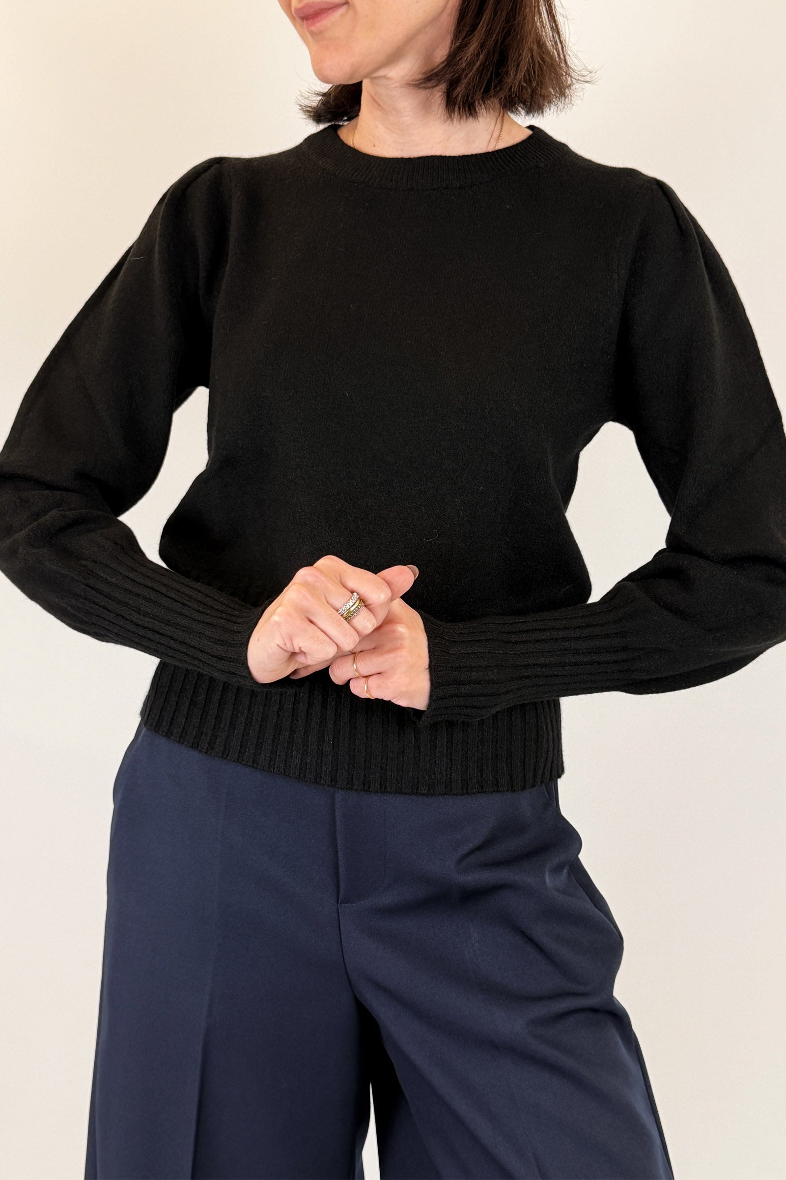 Pull girocollo manica a sbuffo