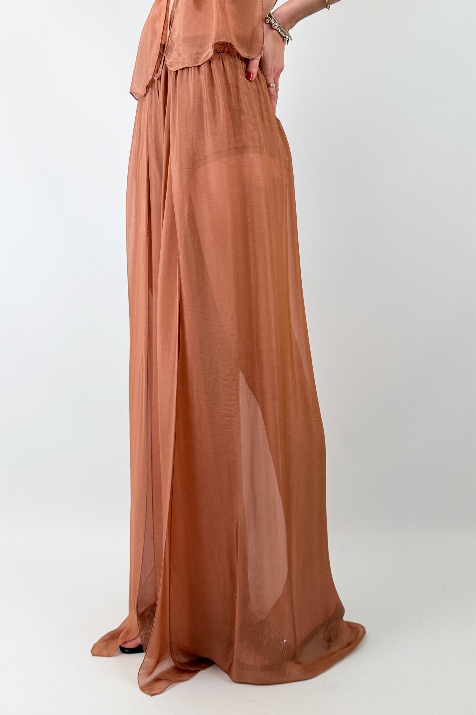 Pantalone misto seta e spacchi