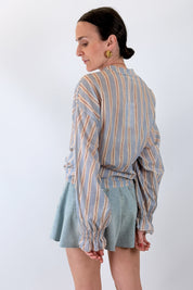 camicia a righe con nodo