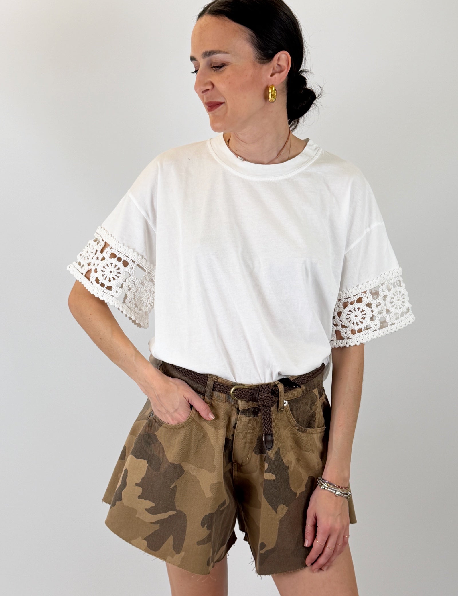 T-shirt maniche macramè
