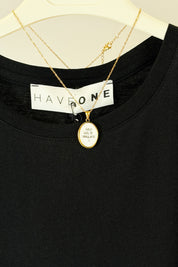 T-shirt con collanina