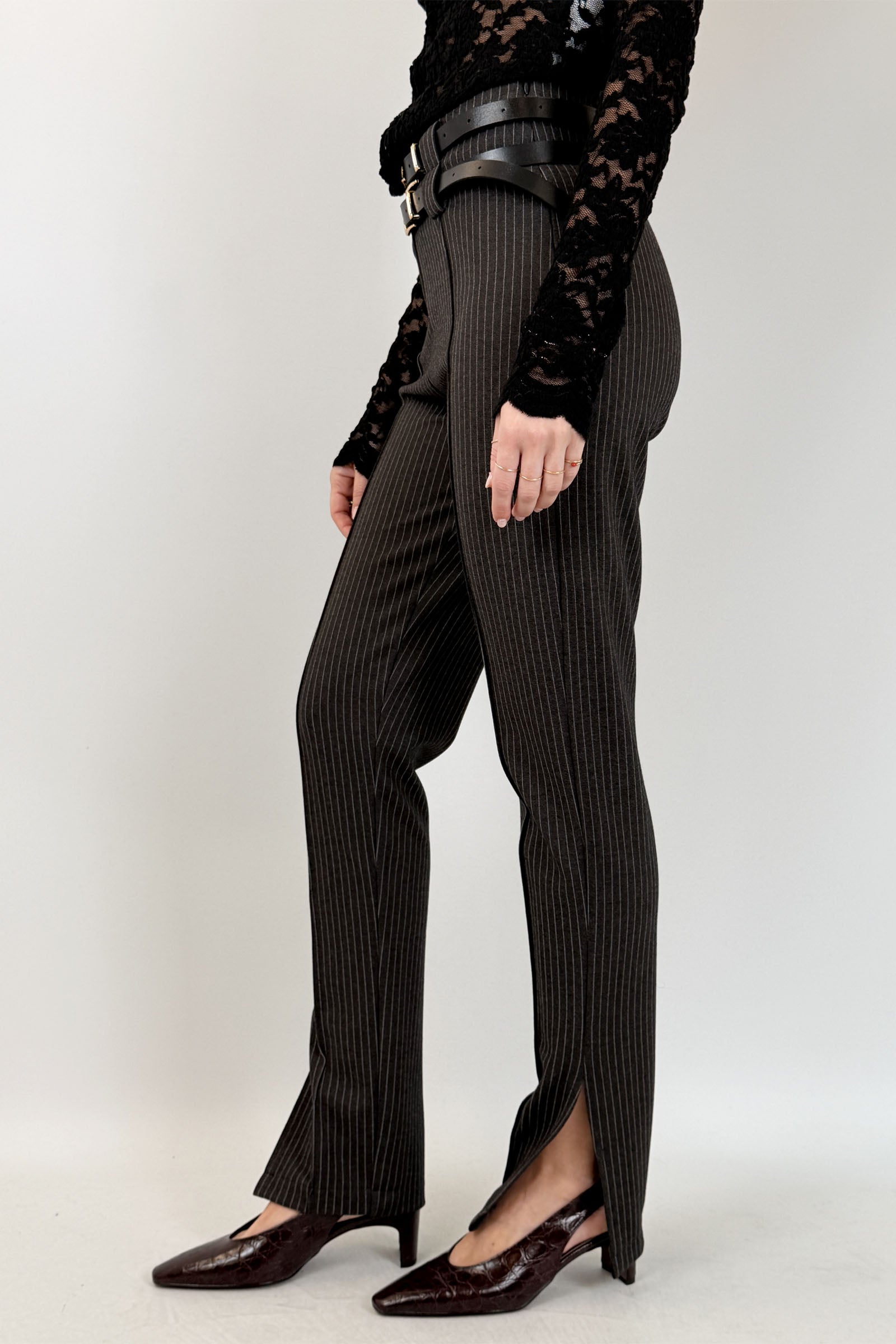 Pantalone gessato spacco