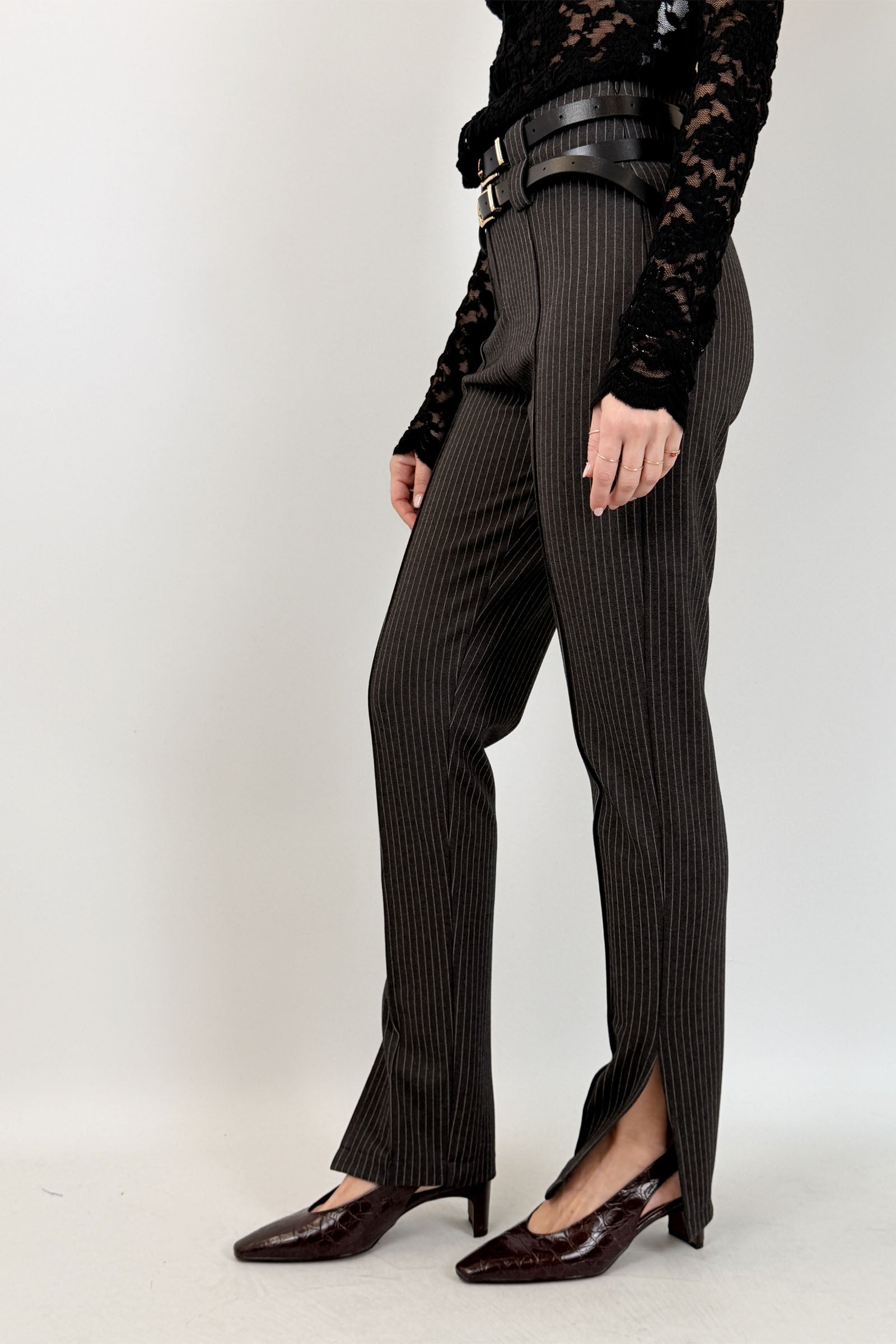 Pantalone gessato spacco