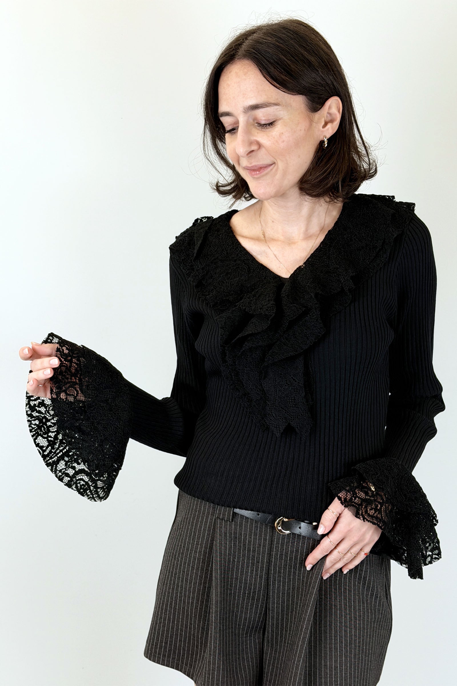 Maglia costine con pizzo